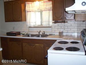 625 S Broas St, Belding, MI 48809 photo 7