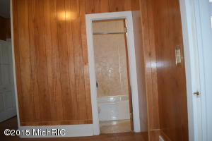 381 Second St, Manistee, MI 49660 photo 17