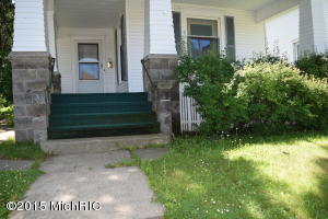 381 Second St, Manistee, MI 49660 photo 4