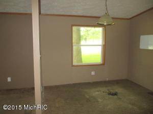 5582 Laraway Dr, Pullman, MI 49450 photo 2