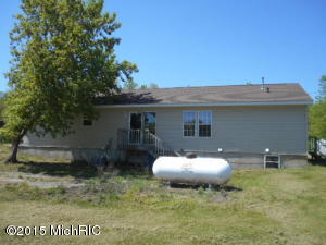 8300 Dietz Rd, Belding, MI 48809 photo 2