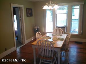 320 Jersey, Plainwell, MI 49080 photo 4