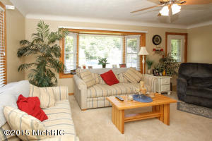 169 11th St, Plainwell, MI 49080 photo 5