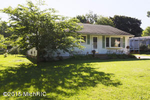 169 11th St, Plainwell, MI 49080 photo 1
