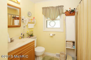 169 11th St, Plainwell, MI 49080 photo 12
