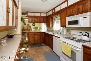169 11th St, Plainwell, MI 49080 photo 7