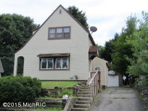 929 Hackett, Ionia, MI 48846 photo 1