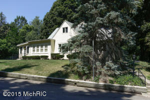 2238 Springhill Dr, Kalamazoo, MI 49008 photo 1