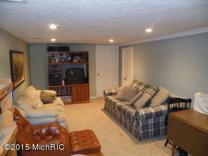 1300 Jane Ellen, Lowell, MI 49331 photo 8