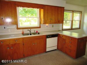 405 Chippewa St, Buchanan, MI 49107 photo 8