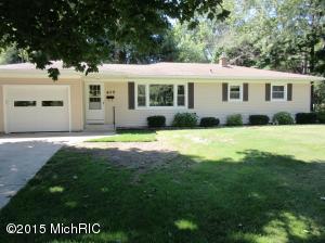 405 Chippewa St, Buchanan, MI 49107 photo 2