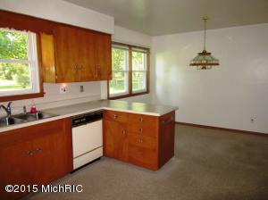 405 Chippewa St, Buchanan, MI 49107 photo 9