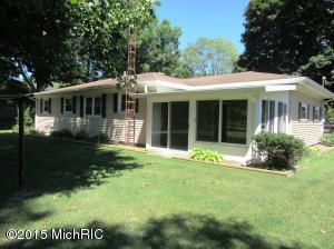 405 Chippewa St, Buchanan, MI 49107 photo 3