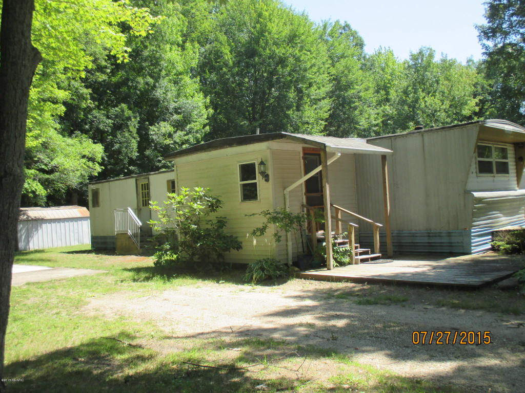 860 S Goode, White Cloud, MI 49349 photo 3