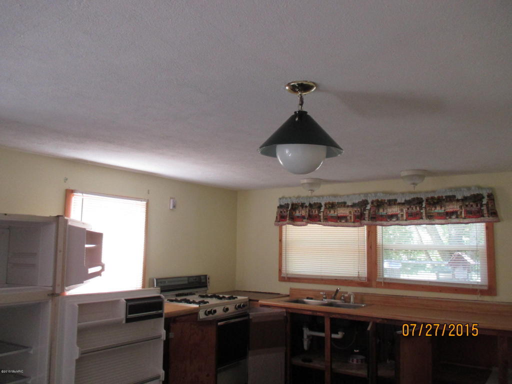 860 S Goode, White Cloud, MI 49349 photo 4