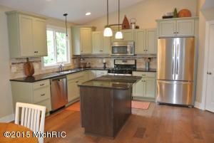 10073 Jane Dr, Allendale, MI 49401 photo 2