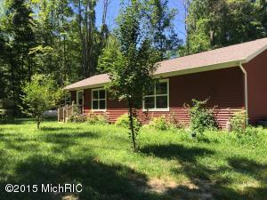 2268 E Clear Lake Rd, Buchanan, MI 49107 photo 2