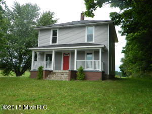 585 N Oceana Dr, Hart, MI 49420 photo 1