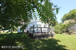 374 E Gardner St, Sparta, MI 49345 photo 4