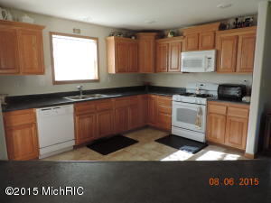 110 Wright, Quincy, MI 49082 photo 4