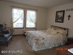 110 Wright, Quincy, MI 49082 photo 12