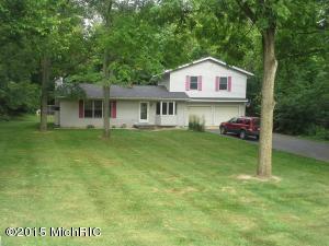 1001 Grindle Dr, Lowell, MI 49331 photo 1