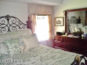 1001 Grindle Dr, Lowell, MI 49331 photo 8