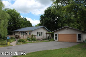 372 S Madison Ave, Custer, MI 49405 photo 1