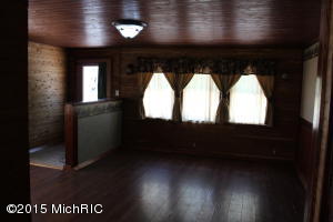 372 S Madison Ave, Custer, MI 49405 photo 11
