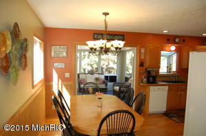 9657 68th Ave, Allendale, MI 49401 photo 2