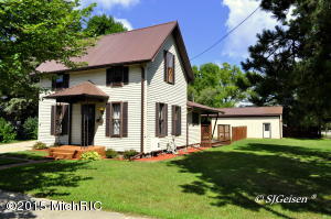 504 W May St, Belding, MI 48809 photo 1