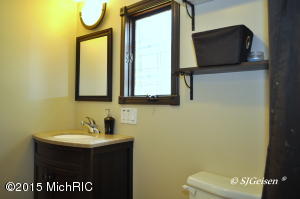 504 W May St, Belding, MI 48809 photo 10