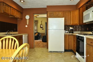 504 W May St, Belding, MI 48809 photo 8