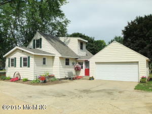 4565 18th St, Dorr, MI 49323 photo 2