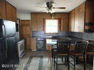 4565 18th St, Dorr, MI 49323 photo 4
