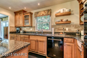 718 Allison Dr, Marshall, MI 49068 photo 7