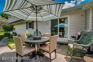 718 Allison Dr, Marshall, MI 49068 photo 2