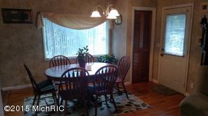 954 E Main St, Ionia, MI 48846 photo 9