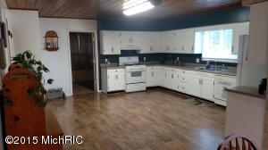 954 E Main St, Ionia, MI 48846 photo 3
