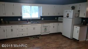 954 E Main St, Ionia, MI 48846 photo 5