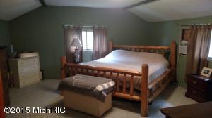 954 E Main St, Ionia, MI 48846 photo 16