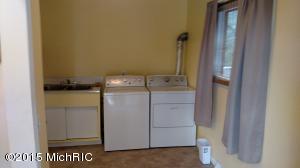 954 E Main St, Ionia, MI 48846 photo 25