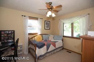 124 Maple Cir, Climax, MI 49034 photo 13