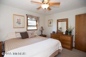 124 Maple Cir, Climax, MI 49034 photo 6