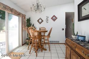 124 Maple Cir, Climax, MI 49034 photo 11