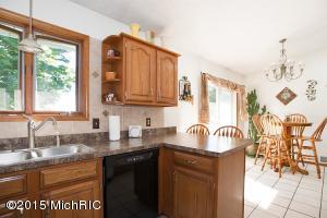124 Maple Cir, Climax, MI 49034 photo 10