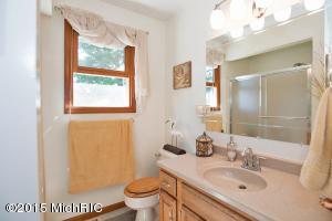 124 Maple Cir, Climax, MI 49034 photo 12