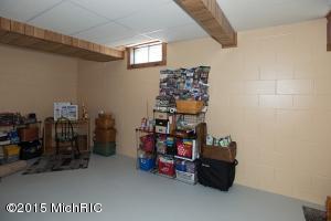 124 Maple Cir, Climax, MI 49034 photo 17