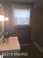 545 Eighth St, Manistee, MI 49660 photo 3