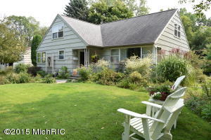545 Eighth St, Manistee, MI 49660 photo 1